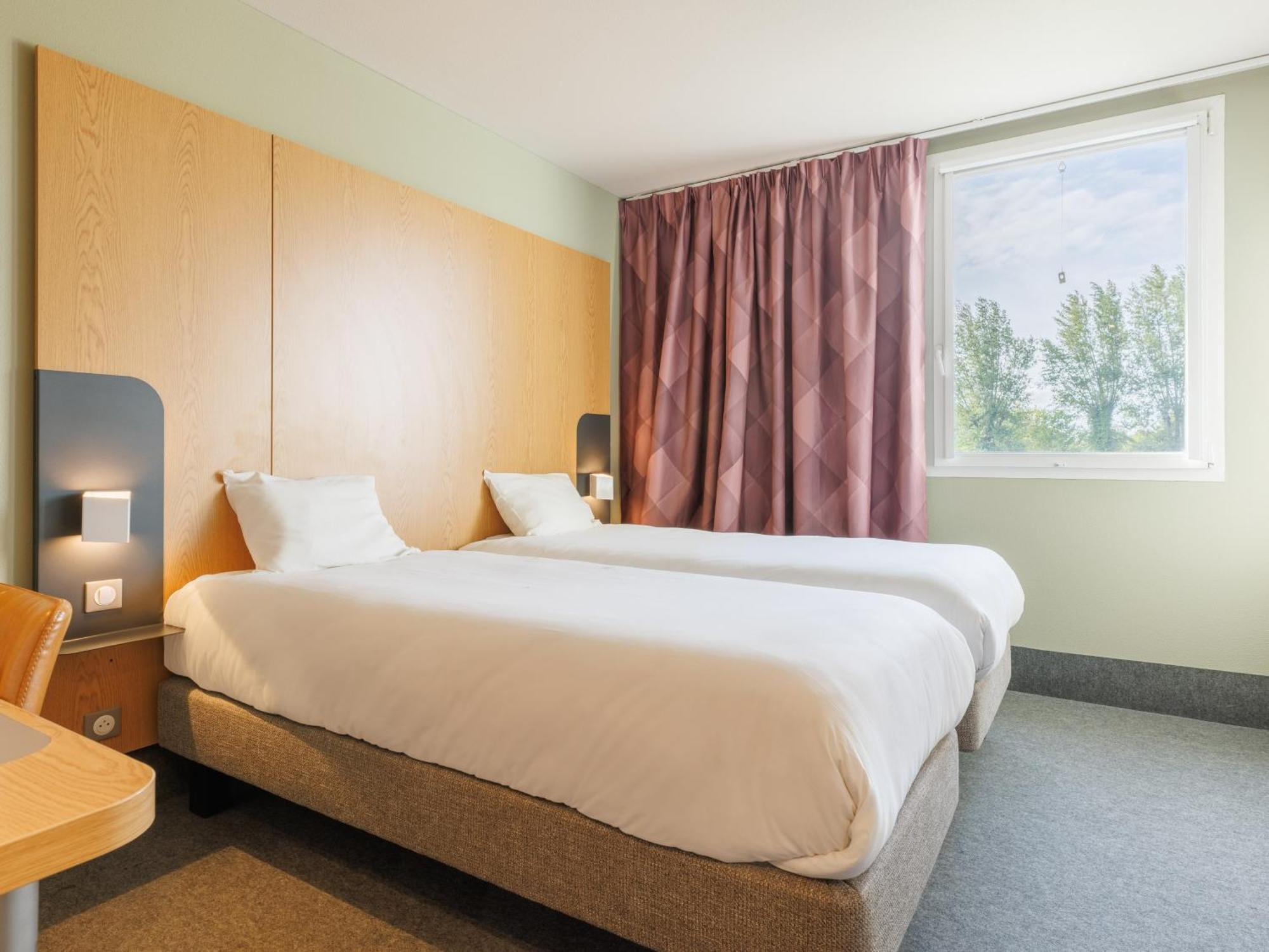 B&B Hotel Clermont-Ferrand Nord Riom Luaran gambar