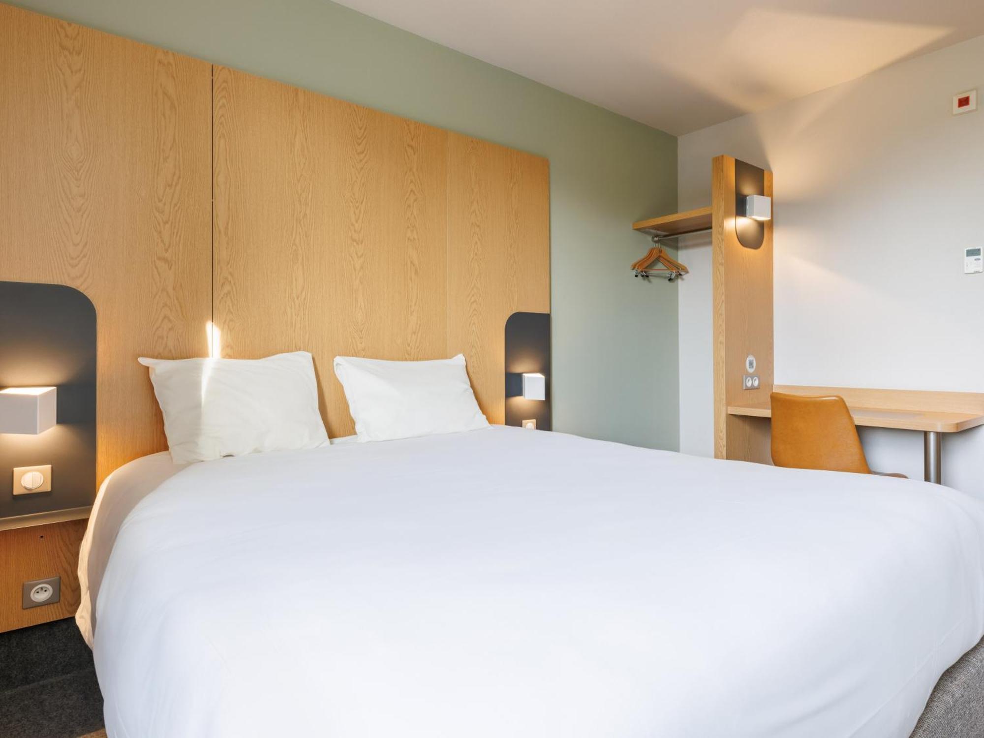 B&B Hotel Clermont-Ferrand Nord Riom Luaran gambar