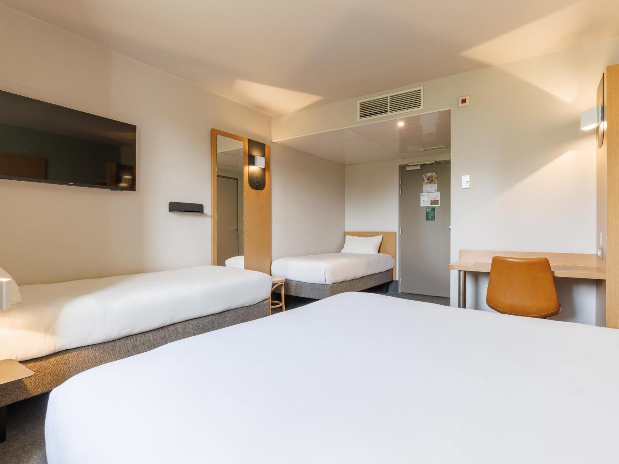 B&B Hotel Clermont-Ferrand Nord Riom Luaran gambar